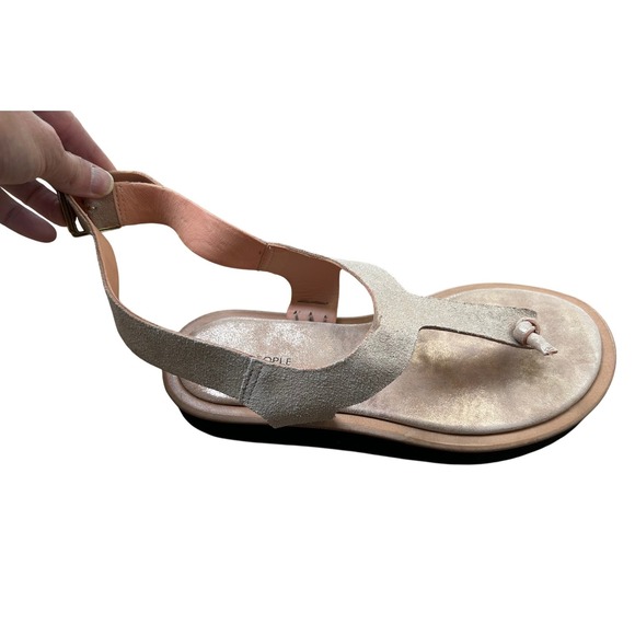 Free People Metallic Leather Platform Thong Sandals Buckle Strap Boho Size 6 NEW - Picture 2 of 9